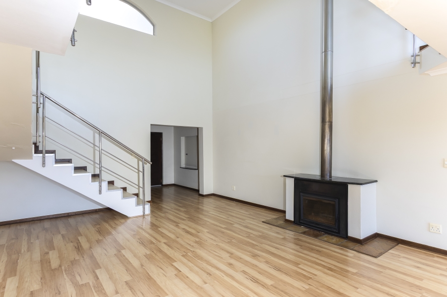 To Let 4 Bedroom Property for Rent in Heldervue Western Cape